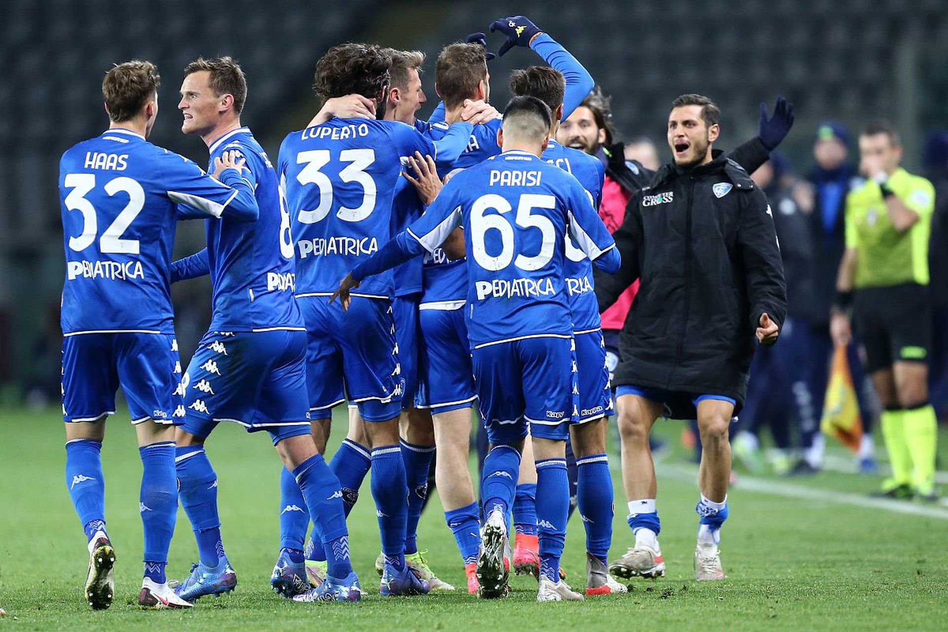 通过赛事的 通过赛事的