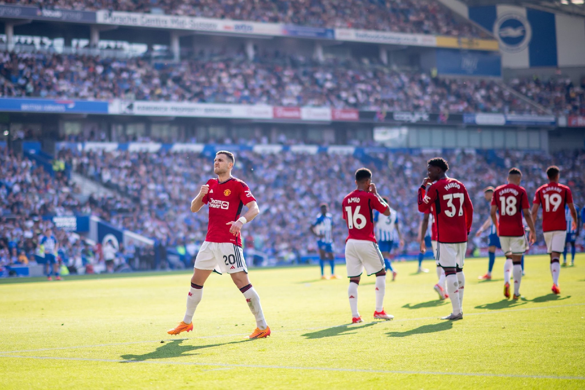 凭借团队协 凭借团队协