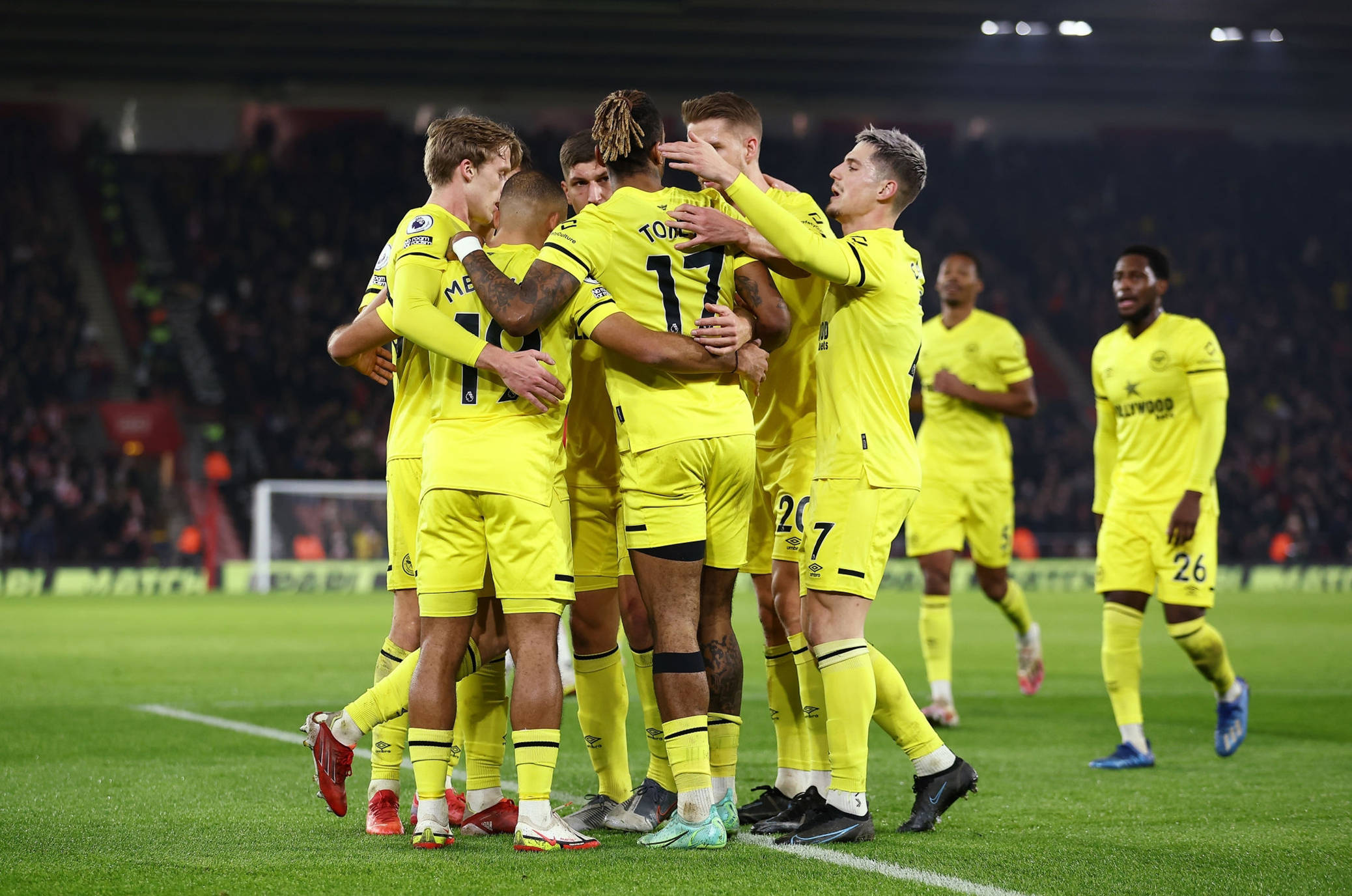 关头屹立不 关头屹立不